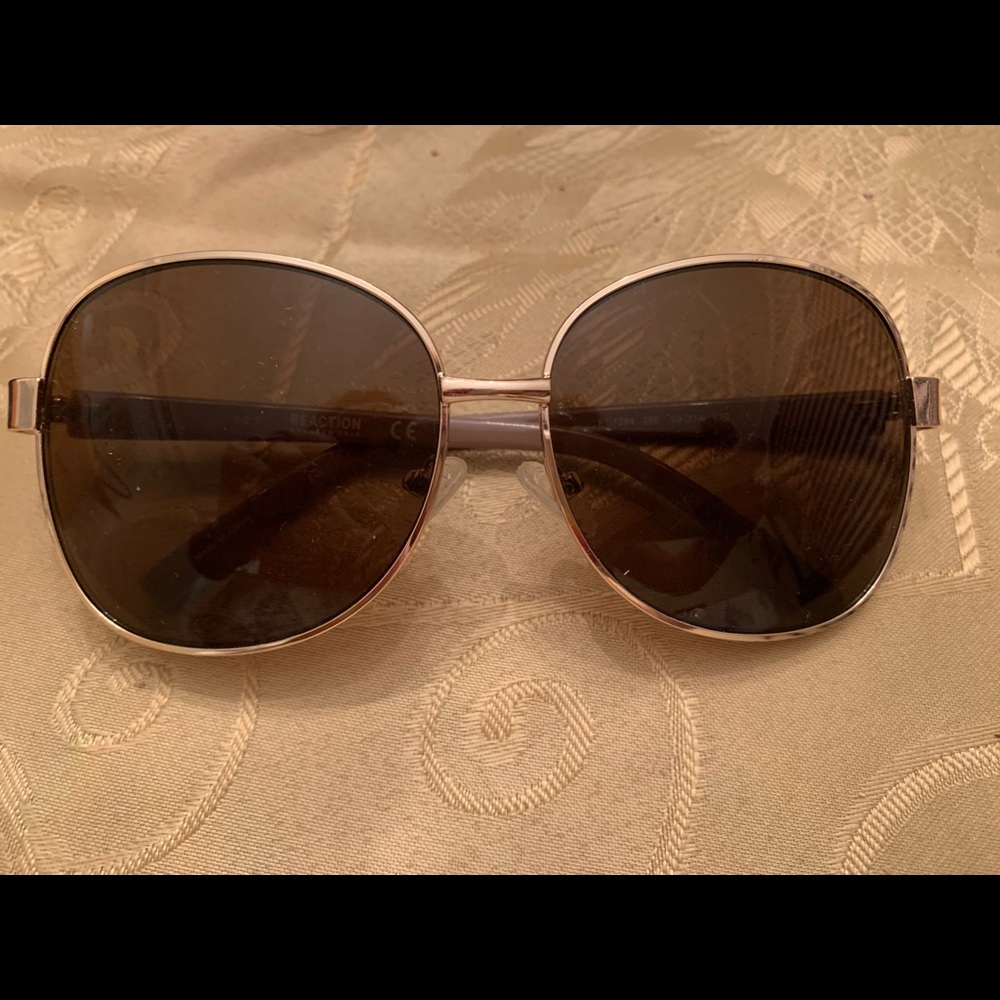 Kenneth Cole Reaction sunglasses